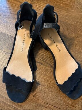 Lucky Brand Black Scalloped Ankle-Strap Sandals